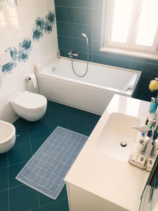 "La Casa Di Ale" Modern Suite موندراغوني المظهر الخارجي الصورة