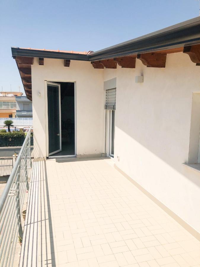 "La Casa Di Ale" Modern Suite موندراغوني المظهر الخارجي الصورة